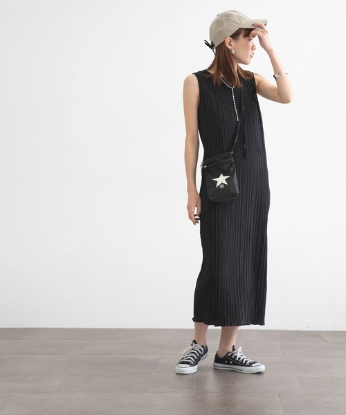 bohmal（ボマール）の「サテンプリーツマキシワンピース（ワンピース・レディース・アッシュグレー/ブラック/モカ・MEDIUM）」の18枚目の写真