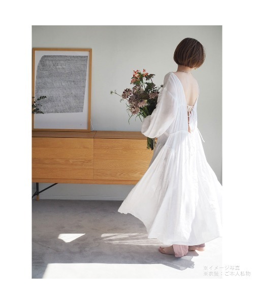 SHIROHATO（シロハト）の「カップ付きバックオープンブラトップ【藤井明子さん監修】キャミソール（キャミソール・レディース・ブラック/クリーム/ベージュ/ブラウン・MEDIUM/LARGE/X-SMALL/X-LARGE/SMALL）」の14枚目の写真