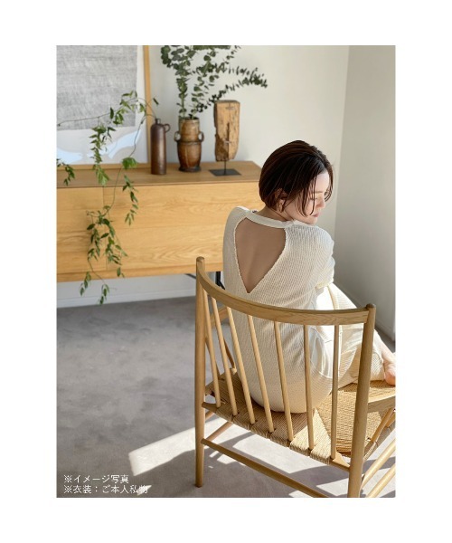 SHIROHATO（シロハト）の「カップ付きバックオープンブラトップ【藤井明子さん監修】キャミソール（キャミソール・レディース・ブラック/クリーム/ベージュ/ブラウン・MEDIUM/LARGE/X-SMALL/X-LARGE/SMALL）」の22枚目の写真