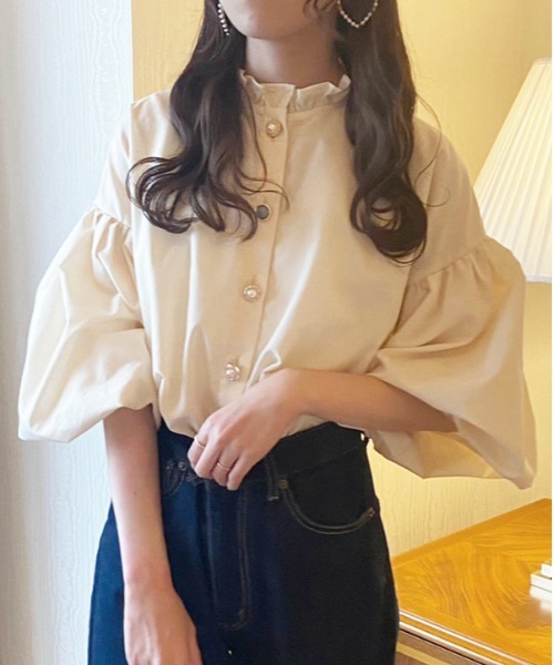apres jour(アプレジュール)の「イロイロボタンフリルハイネックブラウス【ZOZOTOWN限定アイテム】(シャツ/ブラウス・レディース・アイボリー/オフホワイト/ピンクベージュ・フリー/X-LARGE)」の6枚目の写真