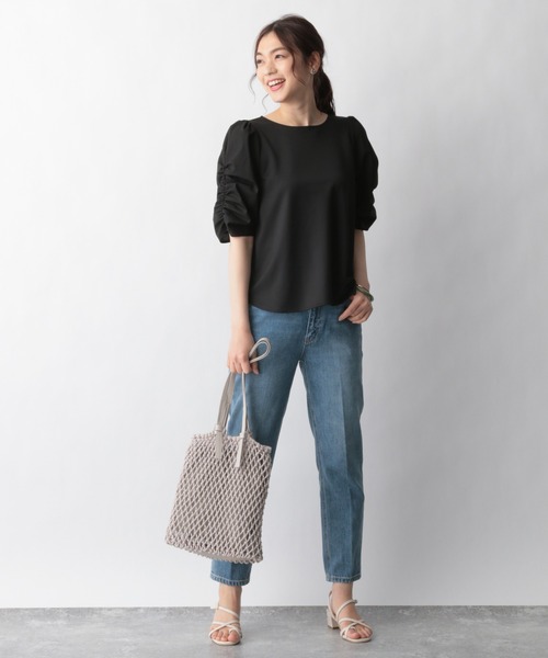 GLOBAL WORK(グローバルワーク)の「マトンスリーブカットブラウス【MATINEE LINE】【一部店舗限定】/940069(Tシャツ/カットソー・レディース・ホワイト/ダークグレー・MEDIUM/LARGE)」の5枚目の写真