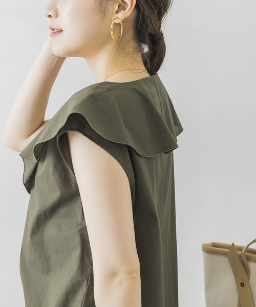 URBAN RESEARCH（アーバンリサーチ）の「フリルカラーノースリーブブラウス（シャツ/ブラウス・レディース・オフホワイト/ブラック/カーキ・FREE）」の13枚目の写真