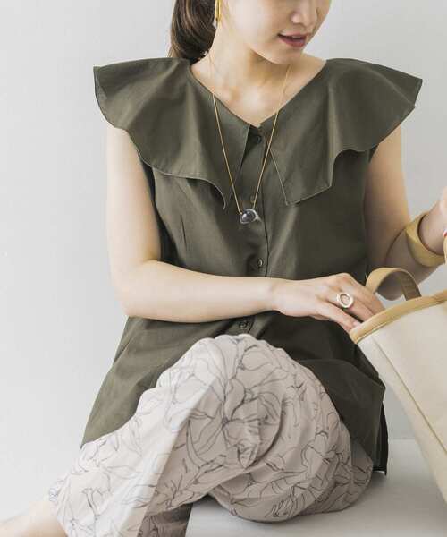 URBAN RESEARCH（アーバンリサーチ）の「フリルカラーノースリーブブラウス（シャツ/ブラウス・レディース・オフホワイト/ブラック/カーキ・FREE）」の16枚目の写真