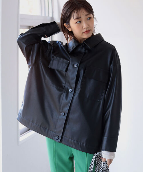 BeAMS DOT（ビームスドット）の「【WEB限定】BeAMS DOT / フェイクレザー オーバーブルゾン（ブルゾン・レディース・ブラック/グリーン系その他3・FREE）」の2枚目の写真