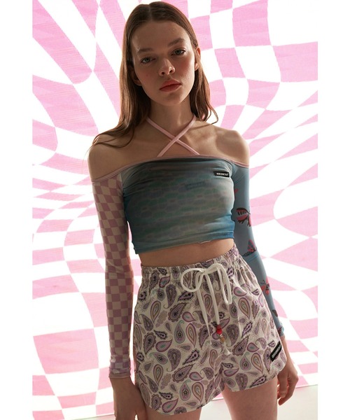 oddoneout(オッドワンアウト)の「『ODD ONE OUT/オッドワンアウト』Space off-shoulder crop T-shirts/総柄 オフショルダー クロップド丈 長袖Tシャツ(Tシャツ/カットソー・レディース・ブラウン/ブルー・FREE)」の3枚目の写真