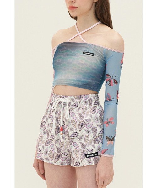 oddoneout(オッドワンアウト)の「『ODD ONE OUT/オッドワンアウト』Space off-shoulder crop T-shirts/総柄 オフショルダー クロップド丈 長袖Tシャツ(Tシャツ/カットソー・レディース・ブラウン/ブルー・FREE)」の5枚目の写真