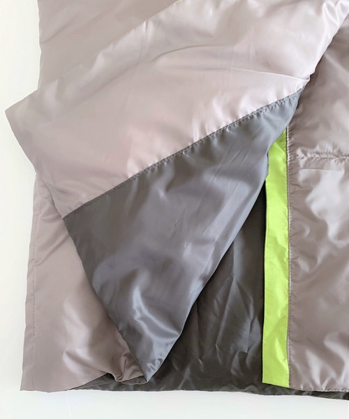 Q（キュー）の「フーディーロングダウン（ダウンジャケット/コート・レディース・グレイッシュベージュ/ブラック・MEDIUM）」の15枚目の写真