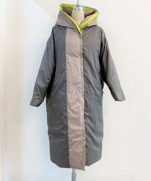 Q（キュー）の「フーディーロングダウン（ダウンジャケット/コート・レディース・グレイッシュベージュ/ブラック・MEDIUM）」の12枚目の写真
