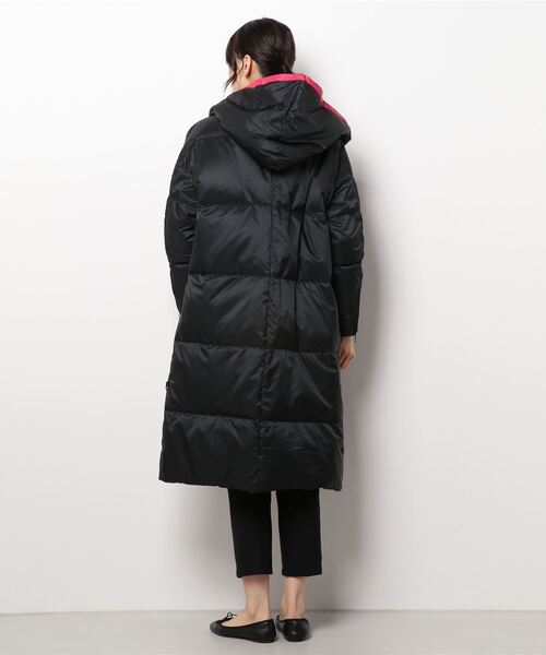 Q（キュー）の「フーディーロングダウン（ダウンジャケット/コート・レディース・グレイッシュベージュ/ブラック・MEDIUM）」の5枚目の写真