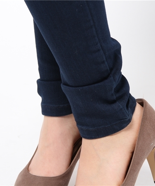 WEGO（ウィゴー）の「WEGO/前ボタンハイウエストスキニーパンツ（デニムパンツ・レディース・ダークインディゴブルー/ライトインディゴブルー/ホワイト/インディゴブルー・MEDIUM/LARGE）」の6枚目の写真