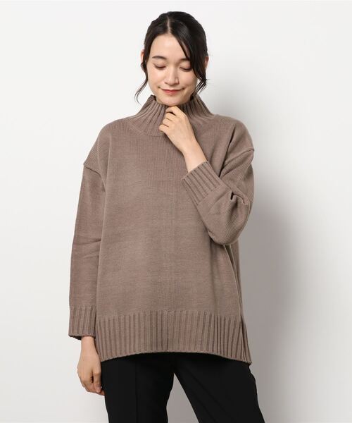 BELLUNA（ベルーナ）の「バックスリットデザインニットプルオーバー（ニット/セーター・レディース・ネイビー/イエロー/ブルー/モカ・MEDIUM/LARGE/X-LARGE）」の15枚目の写真