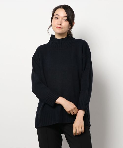 BELLUNA（ベルーナ）の「バックスリットデザインニットプルオーバー（ニット/セーター・レディース・ネイビー/イエロー/ブルー/モカ・MEDIUM/LARGE/X-LARGE）」の16枚目の写真