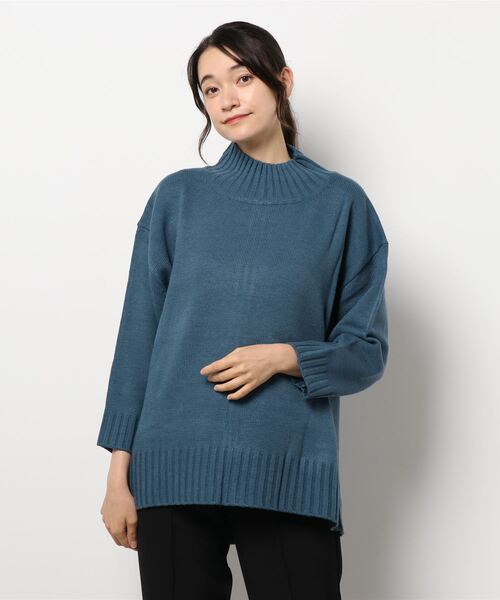 BELLUNA（ベルーナ）の「バックスリットデザインニットプルオーバー（ニット/セーター・レディース・ネイビー/イエロー/ブルー/モカ・MEDIUM/LARGE/X-LARGE）」の10枚目の写真