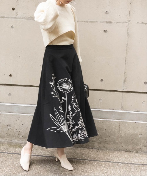 RANDA（ランダ）の「オリジナルフラワー刺繍スカート（スカート
