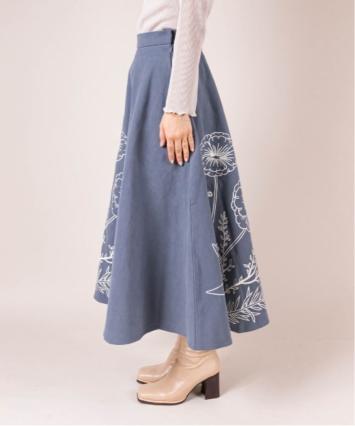 RANDA(ランダ)の「オリジナルフラワー刺繍スカート(スカート・レディース・ブラック/カーキ/ブルー・1/0)」の14枚目の写真