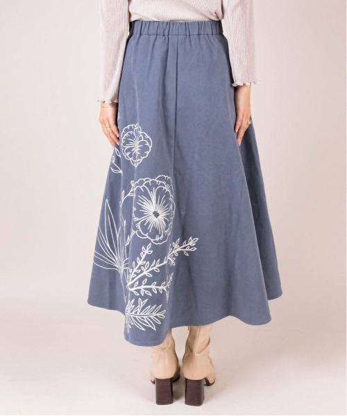 RANDA(ランダ)の「オリジナルフラワー刺繍スカート(スカート・レディース・ブラック/カーキ/ブルー・1/0)」の5枚目の写真