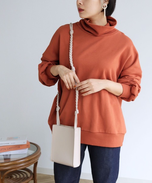 HER CLOSET(ハークローゼット)の「【shemoshelly】ビッグシルエットハイネックスウェットプルオーバー(スウェット・レディース・ブラック/ベージュ/グリーン/テラコッタ・M)」の14枚目の写真
