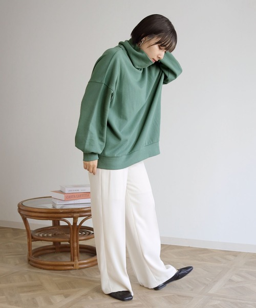 HER CLOSET(ハークローゼット)の「【shemoshelly】ビッグシルエットハイネックスウェットプルオーバー(スウェット・レディース・ブラック/ベージュ/グリーン/テラコッタ・M)」の20枚目の写真