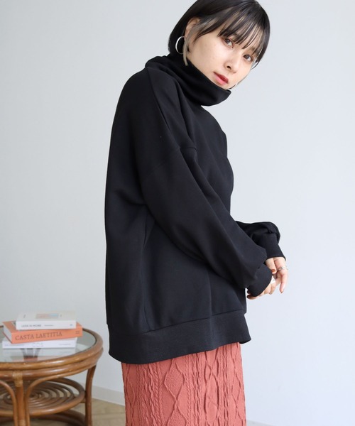 HER CLOSET(ハークローゼット)の「【shemoshelly】ビッグシルエットハイネックスウェットプルオーバー(スウェット・レディース・ブラック/ベージュ/グリーン/テラコッタ・M)」の21枚目の写真