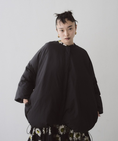 manana suerte（マニャーナスエルテ）の「中綿ボリュームシルエットハーフコート（その他アウター・レディース・ブラック/ライトグレー・FREE）」の9枚目の写真