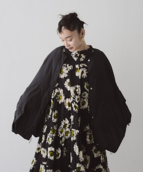 manana suerte（マニャーナスエルテ）の「中綿ボリュームシルエットハーフコート（その他アウター・レディース・ブラック/ライトグレー・FREE）」の11枚目の写真