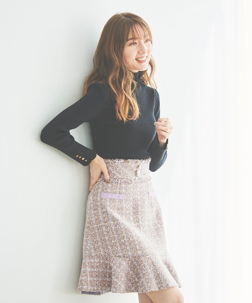 31 Sons de mode（トランテアン　ソン　ドゥ　モード）の「カフスゴールドボタンリブタートルネックニット（ニット/セーター・レディース・ライトグリーン/ピンク/ブラック/サックスブルー・36）」の6枚目の写真