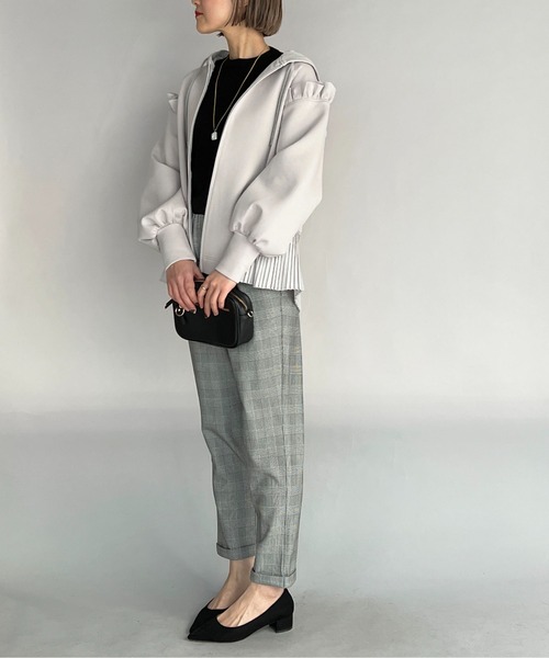 PICCIN(ピッチン)の「フリルスリーブプリーツフーディー(パーカー・レディース・ライトグレー/ブラック/オフホワイト・M)」の11枚目の写真