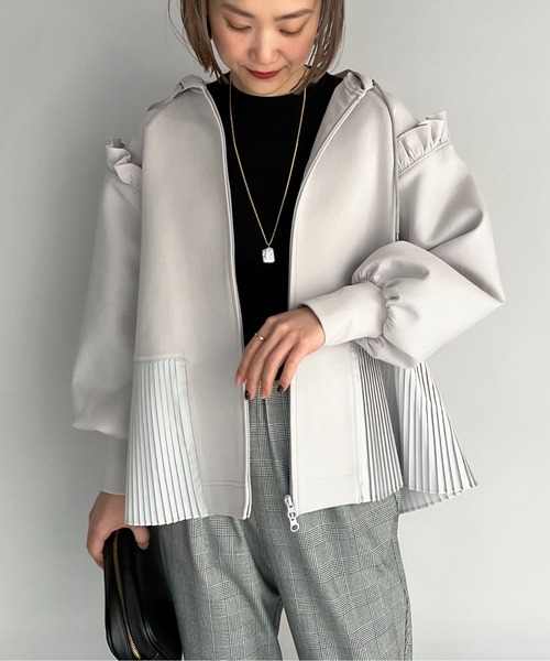 PICCIN(ピッチン)の「フリルスリーブプリーツフーディー(パーカー・レディース・ライトグレー/ブラック/オフホワイト・M)」の6枚目の写真