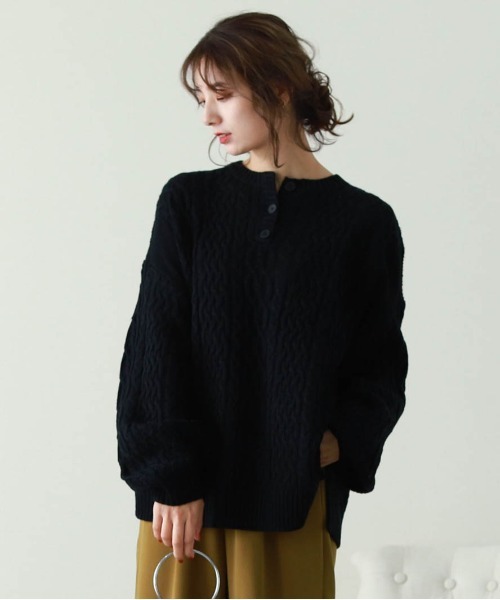 La-gemme(ラジェム)の「ビッグシルエットケーブル編みニットトップス(ニット/セーター・レディース・ブラック/ブラウン/グリーン/アイボリー/グレイッシュベージュ・フリー)」の3枚目の写真