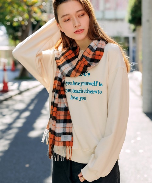 Johnstons of Elgin（ジョンストンズオブエルガン）の「JOHNSTONS/ジョンストンズ マフラー カシミヤ チェック 無地（マフラー・メンズ・マルチ/ブラック系その他/レッド系その他/シルバー系その他/ブラック系その他2/グレー系その他2/レッド系その他2/ピンク系その他/オレンジ系その他/グリーン系その他/ブルー系その他/グレー系その他/ブラック×ホワイト/ベージュ系その他/ネイビー系1/レッド系その他3/ブラック/ベージュ系その他2/ネイビー系/シルバー/チャコール/グレー/ダークネイビー・FREE）」の20枚目の写真