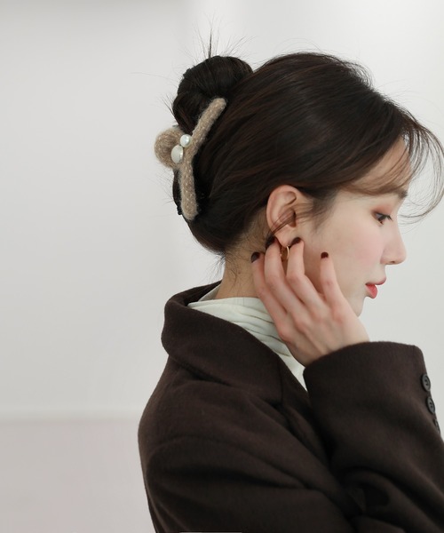 by muni:r(バイ ムニール)の「パールツイストヘアクリップ(バレッタ/ヘアクリップ・レディース・ブラック/ベージュ/アイボリー・FREE)」の18枚目の写真