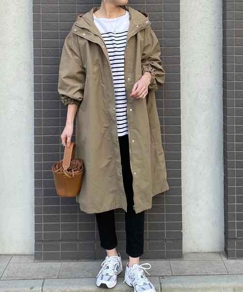 She's Closet(シーズクローゼット)の「ボリュームスリーブビッグシルエットナイロンロングマウンテンパーカー(モッズコート・レディース・ブラック/ベージュ/カーキ/アイボリー/ライトカーキ/マスタード/オフホワイト/グレイッシュベージュ・FREE)」の6枚目の写真