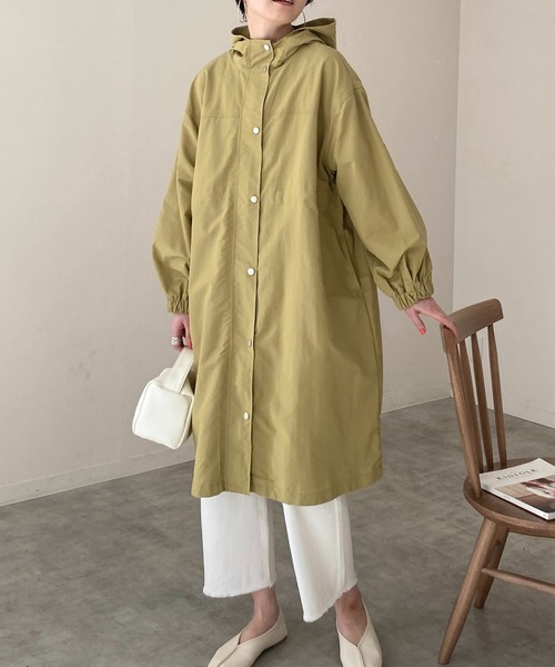 She's Closet(シーズクローゼット)の「ボリュームスリーブビッグシルエットナイロンロングマウンテンパーカー(モッズコート・レディース・ブラック/ベージュ/カーキ/アイボリー/ライトカーキ/マスタード/オフホワイト/グレイッシュベージュ・FREE)」の8枚目の写真