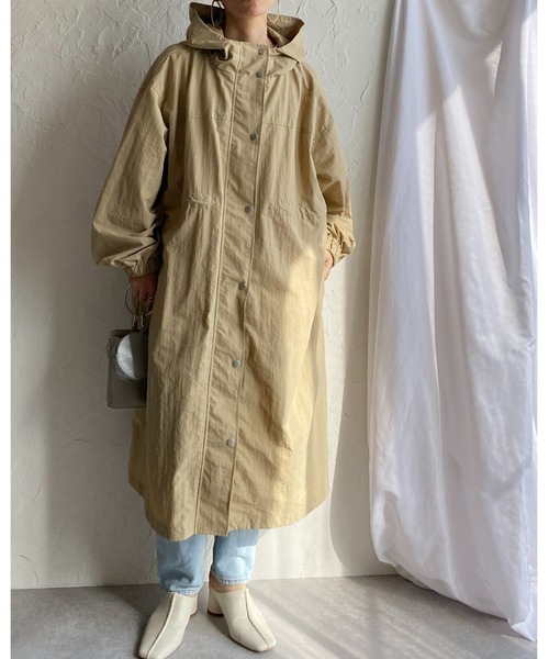 She's Closet(シーズクローゼット)の「ボリュームスリーブビッグシルエットナイロンロングマウンテンパーカー(モッズコート・レディース・ブラック/ベージュ/カーキ/アイボリー/ライトカーキ/マスタード/オフホワイト/グレイッシュベージュ・FREE)」の20枚目の写真