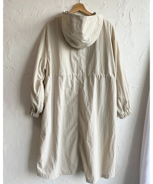 She's Closet(シーズクローゼット)の「ボリュームスリーブビッグシルエットナイロンロングマウンテンパーカー(モッズコート・レディース・ブラック/ベージュ/カーキ/アイボリー/ライトカーキ/マスタード/オフホワイト/グレイッシュベージュ・FREE)」の14枚目の写真
