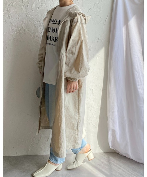 She's Closet(シーズクローゼット)の「ボリュームスリーブビッグシルエットナイロンロングマウンテンパーカー(モッズコート・レディース・ブラック/ベージュ/カーキ/アイボリー/ライトカーキ/マスタード/オフホワイト/グレイッシュベージュ・FREE)」の21枚目の写真