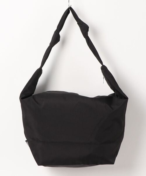 ammy.（エイミードット）の「【 ammy. / エイミードット 】 サイドツイスト ビッグ ショルダーバッグ（ショルダーバッグ・レディース・ブラック/ベージュ/カーキ/スモークピンク・FREE）」の8枚目の写真