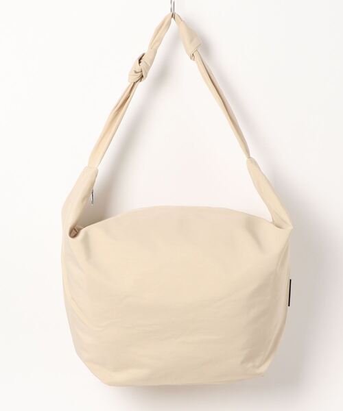 ammy.（エイミードット）の「【 ammy. / エイミードット 】 サイドツイスト ビッグ ショルダーバッグ（ショルダーバッグ・レディース・ブラック/ベージュ/カーキ/スモークピンク・FREE）」の16枚目の写真