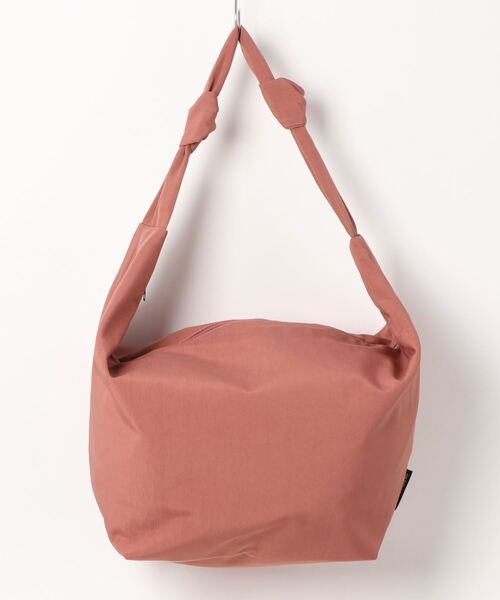 ammy.（エイミードット）の「【 ammy. / エイミードット 】 サイドツイスト ビッグ ショルダーバッグ（ショルダーバッグ・レディース・ブラック/ベージュ/カーキ/スモークピンク・FREE）」の18枚目の写真