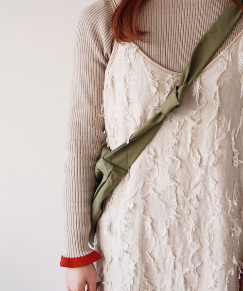 ammy.（エイミードット）の「【 ammy. / エイミードット 】 サイドツイスト ビッグ ショルダーバッグ（ショルダーバッグ・レディース・ブラック/ベージュ/カーキ/スモークピンク・FREE）」の20枚目の写真