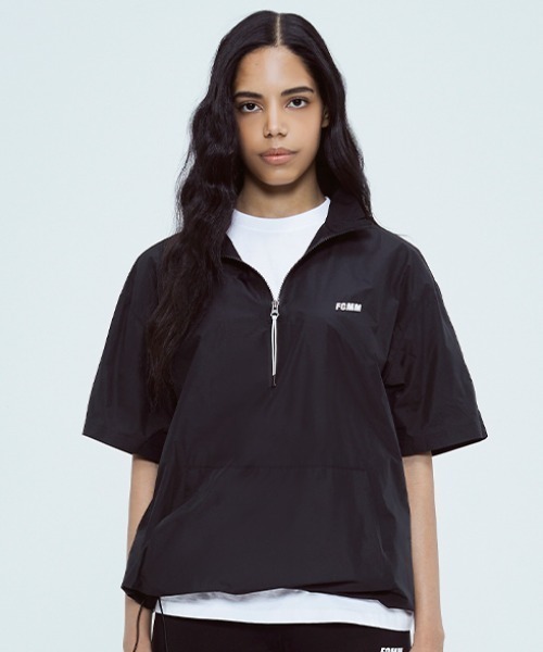 FCMM(エフシーエムエム)の「CLUB TEAM SHORT SLEEVE HALF-ZIP WINDBREAKER/クラブチームショートスリーブハーフジップウィンドブレーカー(ブルゾン・メンズ・ホワイト/ブラック/ベージュ/グレー・MEDIUM/LARGE)」の3枚目の写真