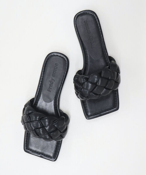 fredy emue(フレディエミュ)の「フラットパデットサンダル(サンダル・レディース・ブラック/オフホワイト・MEDIUM/LARGE)」の2枚目の写真
