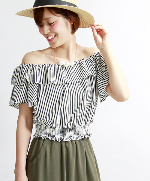 WEGO(ウィゴー)の「WEGO/フリルオフショルカットソー(Tシャツ/カットソー・レディース・オフホワイト/ブラック系その他/ネイビー/その他1/トリコロール/その他3/その他4/ライトイエロー/ホワイト系その他/その他2/その他5/ブラック・FREE)」の2枚目の写真