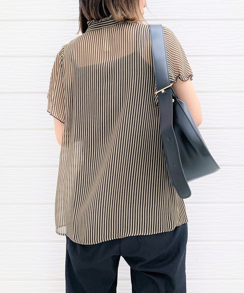 Q（キュー）の「スタンドフリルストライプブラウス（シャツ/ブラウス・レディース・ネイビー系/ブラウン系その他・MEDIUM）」の9枚目の写真