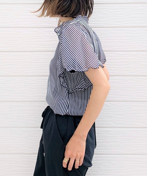 Q（キュー）の「スタンドフリルストライプブラウス（シャツ/ブラウス・レディース・ネイビー系/ブラウン系その他・MEDIUM）」の11枚目の写真