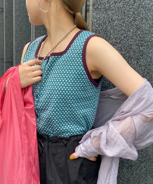 CPCM（シーピーシーエム）の「ジャガード柄配色前ボタンタンク（タンクトップ・レディース・ブラック/グリーン/パープル/イエロー・FREE）」の21枚目の写真