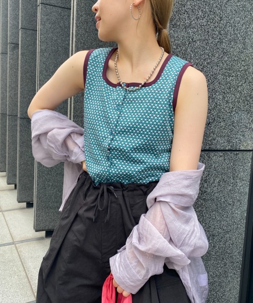 CPCM（シーピーシーエム）の「ジャガード柄配色前ボタンタンク（タンクトップ・レディース・ブラック/グリーン/パープル/イエロー・FREE）」の22枚目の写真