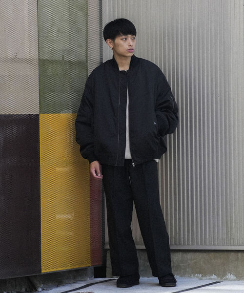 BeAMS DOT（ビームスドット）の「【WEB限定】BeAMS DOT / オーバーサイズ MA-1 ブルゾン 22AW（MA-1・メンズ・ベージュ/ブラック・MEDIUM/LARGE）」の11枚目の写真