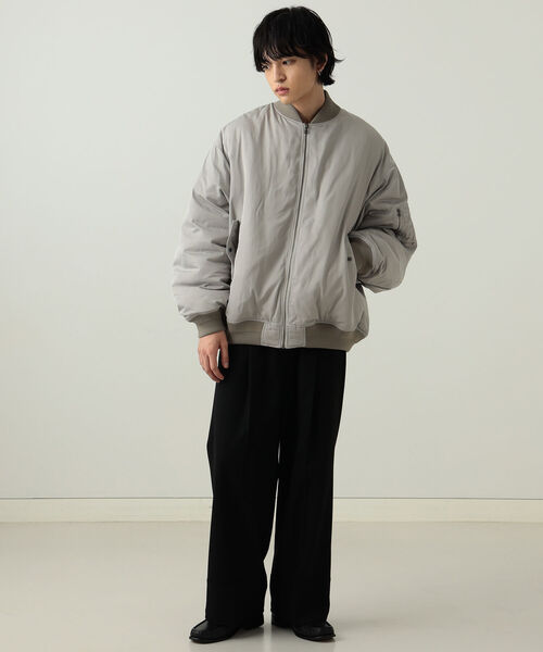 BeAMS DOT（ビームスドット）の「【WEB限定】BeAMS DOT / オーバーサイズ MA-1 ブルゾン 22AW（MA-1・メンズ・ベージュ/ブラック・MEDIUM/LARGE）」の18枚目の写真