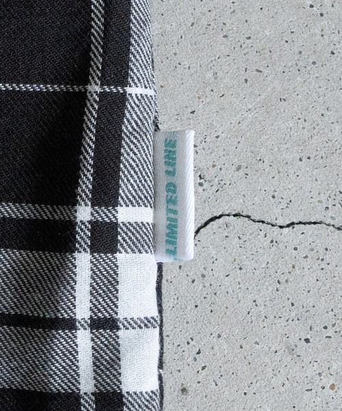 Limited Line Naive Magic(リミテッドラインナイーブマジック)の「【a】〔PETTYWOLF〕ワンポイント刺繍 オーバーサイズ ツイルチェック BDシャツ 長袖(シャツ/ブラウス・メンズ・ブラック/ネイビー・MEDIUM/LARGE)」の20枚目の写真